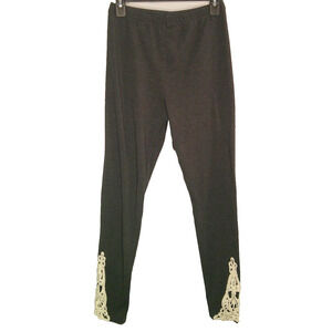 Zenana Signature Women's Large Gray Leggings w/ White Crocheted Accent at Ankle